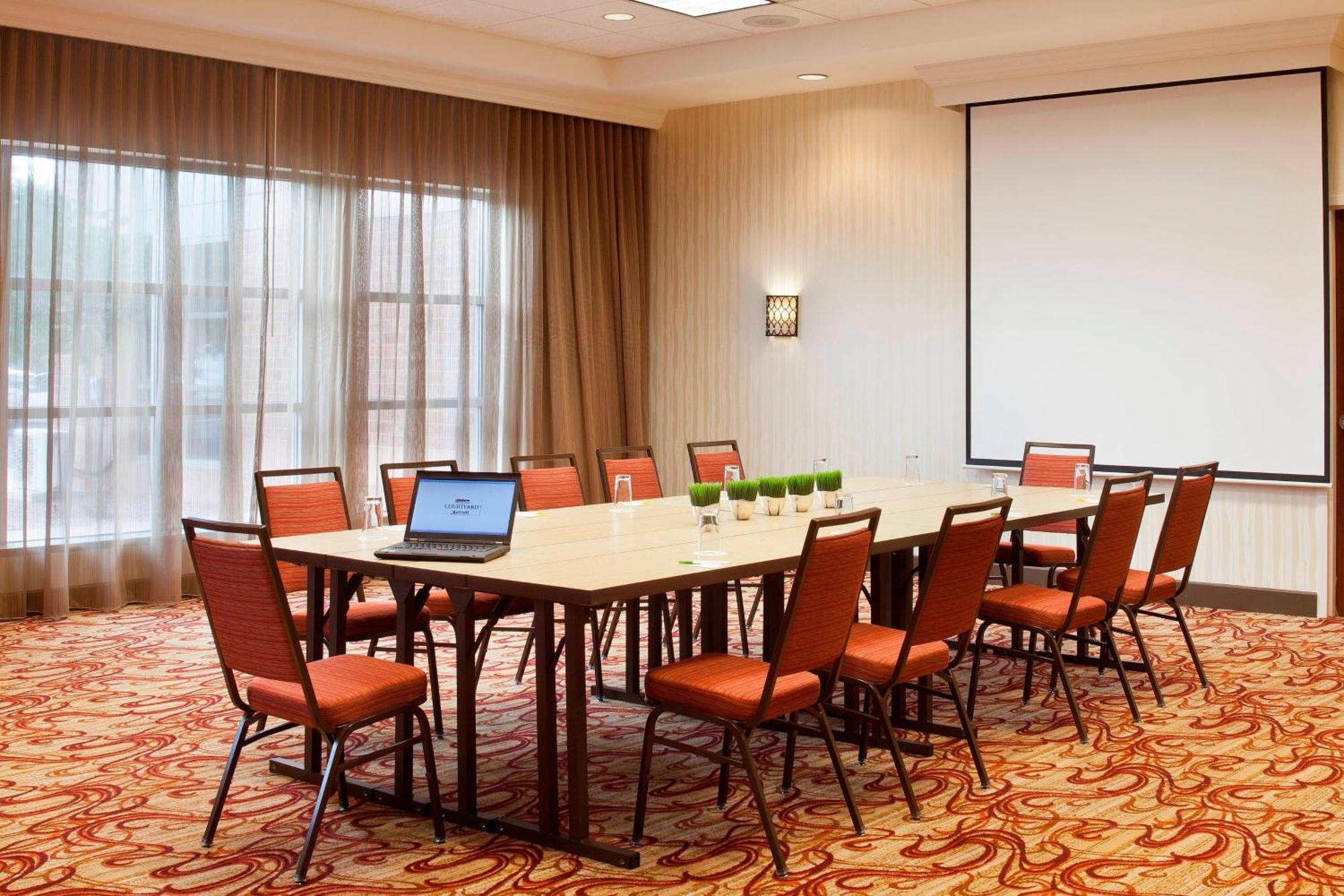 Courtyard By Marriott Pueblo Hotell Exteriör bild